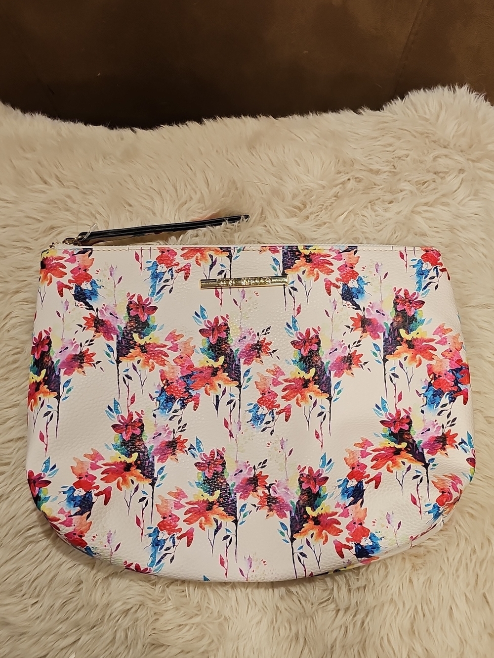 Steve Madden White Floral Large Cosmetic Bag - Like New